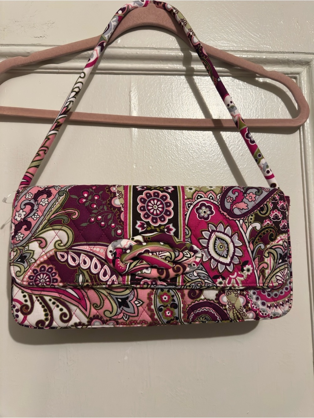 LIKE NEW VERA BRADLEY Floral Paisley Quilted Bag. 6.5”L, 12”W, 10” Strap drop.